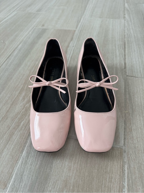 Madden Girl Shoes - Madden Girl Blush Pink Patent Bow Ballet Flats, size 7.5.